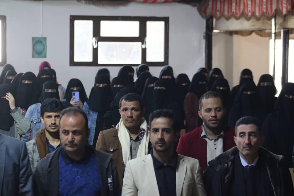 جامعة المعرفة تُحيي جمعة رجب وتقيم معرضاً تشكيلياً وبازاراً دعماً للقضية الفلسطينية وللقوات المسلحة اليمنية.